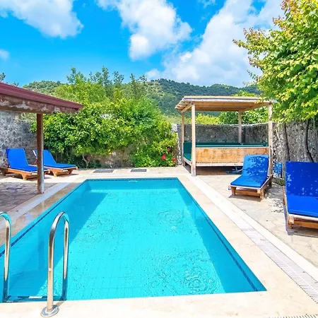 Tek Katli Havuzu Korunakli Villa Kinali (Aegean)