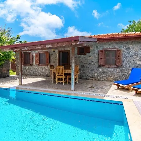 Villa Tek Katli Havuzu Korunakli Kinali (Aegean)