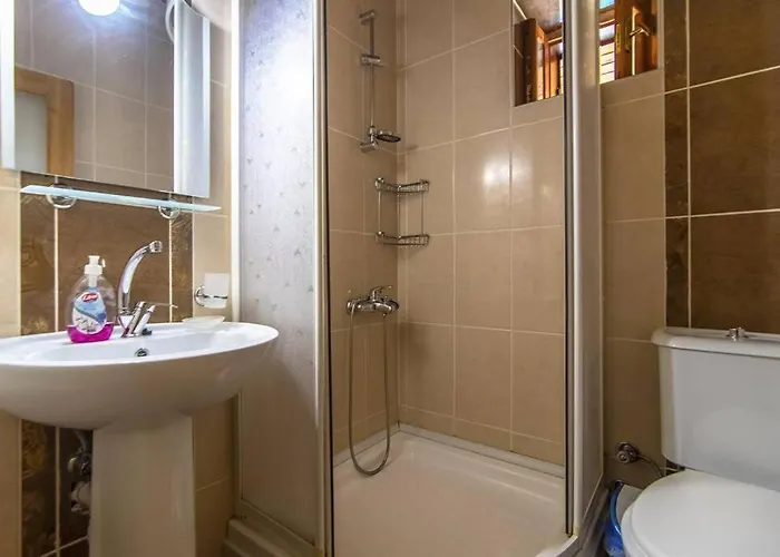 Villa Tek Katli Havuzu Korunakli Kinali (Aegean)