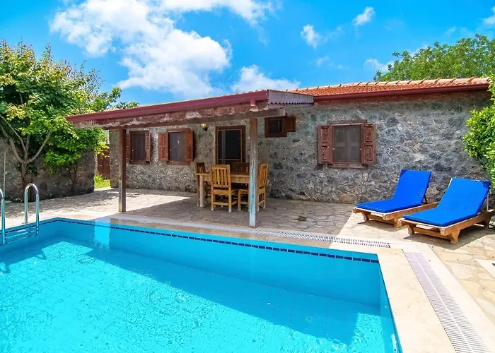 Villa Tek Katli Havuzu Korunakli Kinali (Aegean)