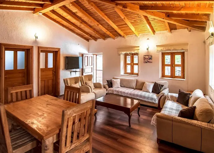 Tek Katli Havuzu Korunakli Villa